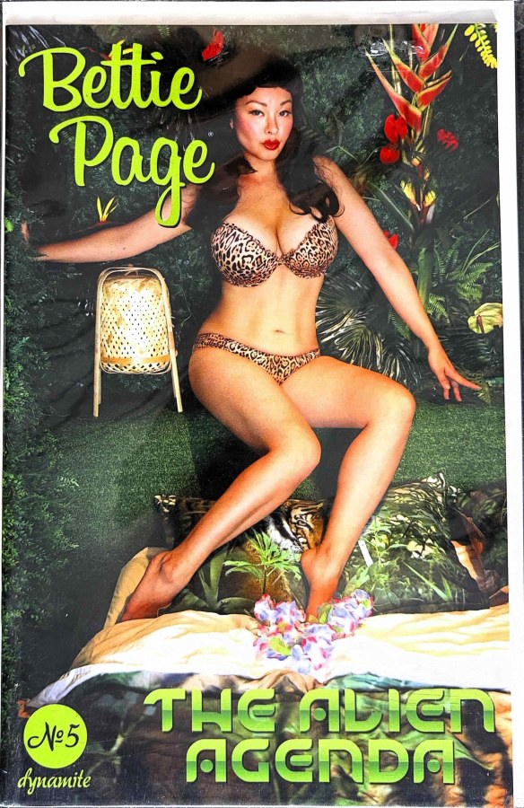 Bettie Page: The Alien Agenda #5 (2022) Dynamite cover